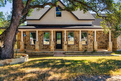 310 Shayla Ln — photo 2