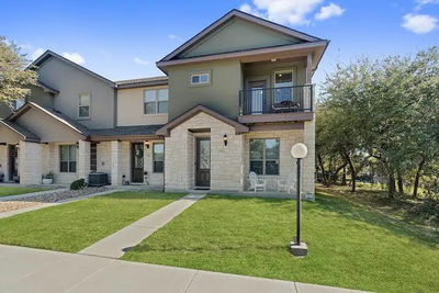 585 Demarett Dr — photo 2