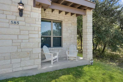 585 Demarett Dr — photo 3