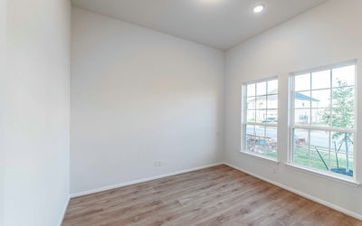 332 Hollister Dr — photo 2
