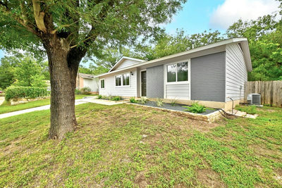 707 Great Britain Blvd — photo 2