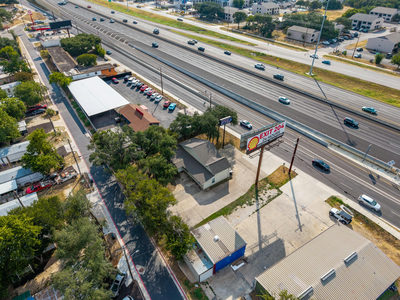 1712 N Interstate 35 Fwy — photo 4