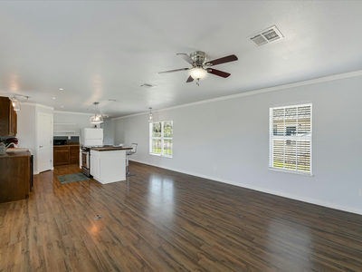 155 Travis Ln — photo 2