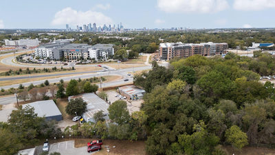 729 Airport Blvd — photo 2