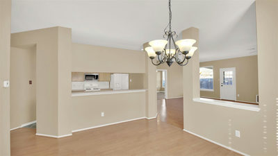 1030 Disraeli Cir — photo 3