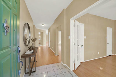 1030 Disraeli Cir — photo 3