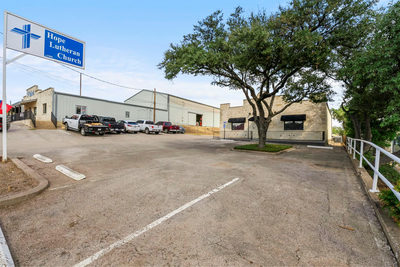 3411 N US Highway 281 — photo 3