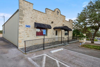 3411 N US Highway 281 — photo 2