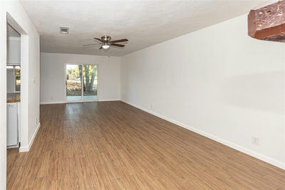 18 Cypress Fairway Vlg — photo 4