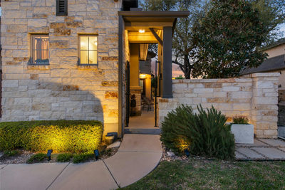 549 Clubhouse Dr #G — photo 2