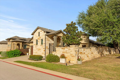 549 Clubhouse Dr #G — photo 2
