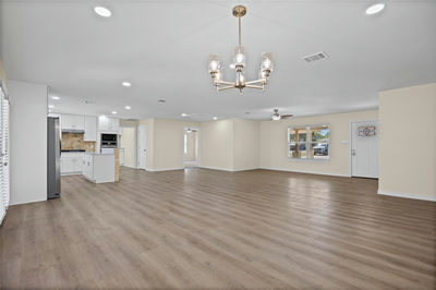 412 Oak St — photo 3