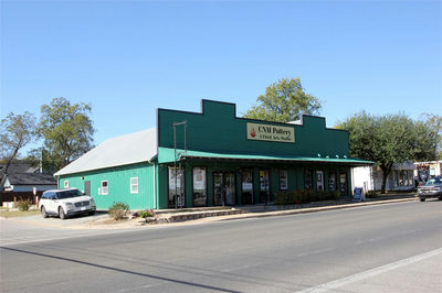 101 W Pecan St — photo 2