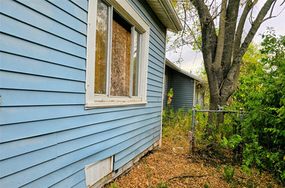 901 W 5th St — photo 2