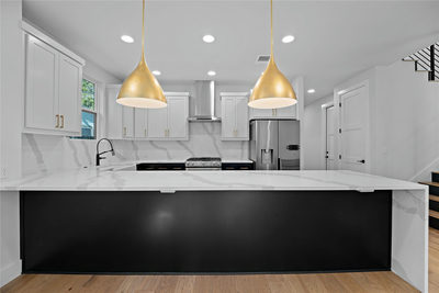 2211 Santa Rosa St — photo 3
