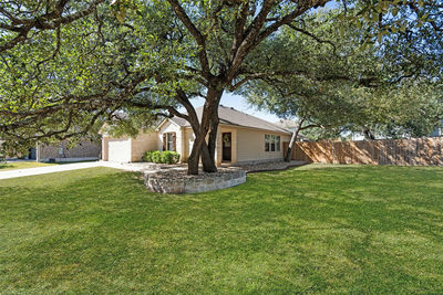 300 Leanne Dr — photo 4