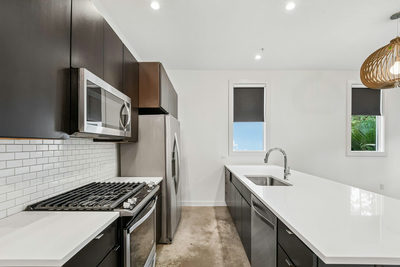 1931 E 38th 1/2 St #33 — photo 4