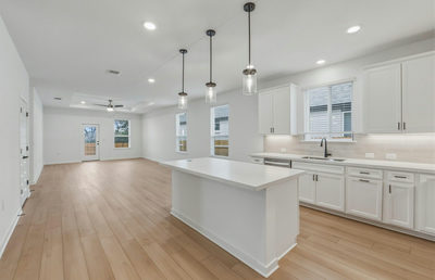 124 Adlai Ave — photo 4