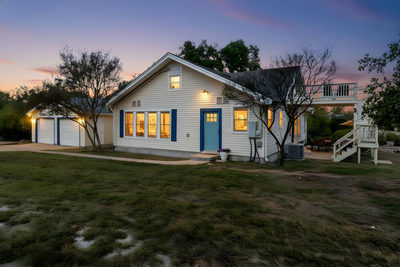 1025 Lake Shore Dr — photo 2