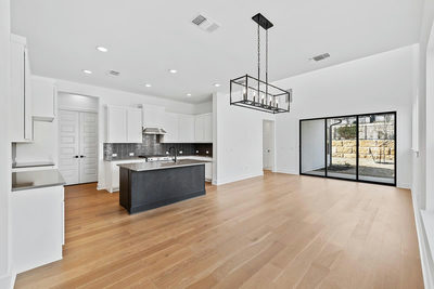 109 Pennybacker Ln — photo 2