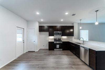 531 Yellowstone Dr — photo 2