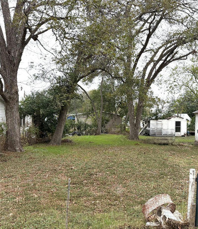 000 Persimmon St — photo 2