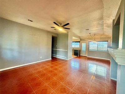 305 Maple Ln — photo 3
