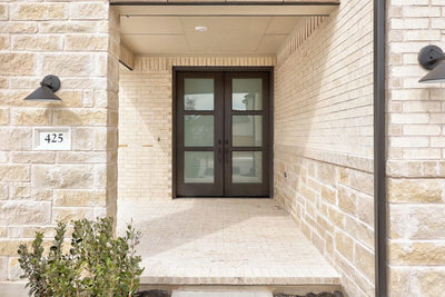 425 Buckaroo Dr — photo 2