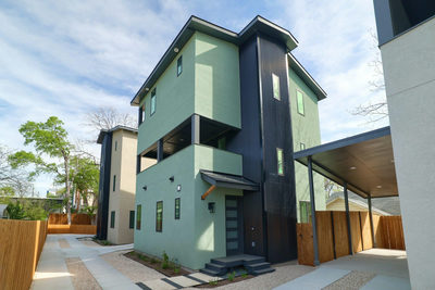 2818 E 22nd St #2 — photo 2