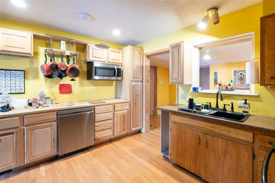 1114 Woodlawn St — photo 2