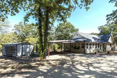220 Clydesdale Dr — photo 3