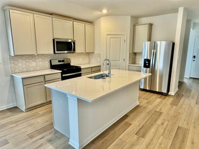 125 Holmby Dr — photo 2