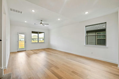 1012 Universal Dr — photo 5