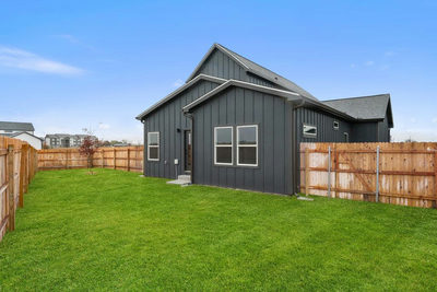 2025 Applewood Dr — photo 4