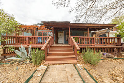 715 Bee Gee Rd — photo 2