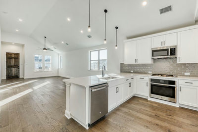 454 Burlington Dr — photo 4