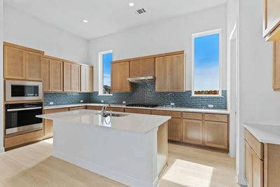 210 Silverbell Ln — photo 3