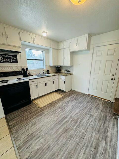 622 Trinity St — photo 4