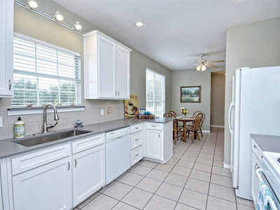 600 Grand Prairie Cir — photo 5