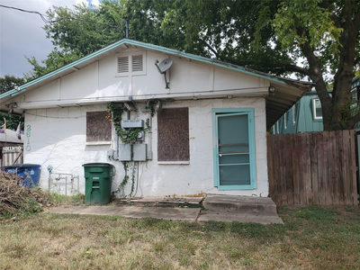 2610 Rogers Ave — photo 2