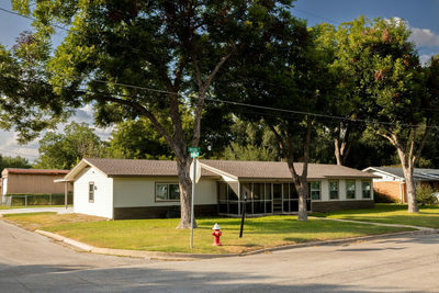 811 Nixon St — photo 2