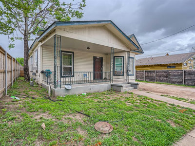 1122 Chicon St — photo 2