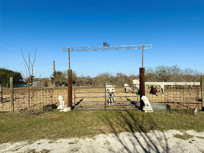 685 Fox Ln — photo 3