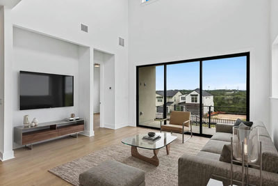 112 Pennybacker Ln — photo 2