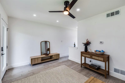 1200 E 52nd St #204 — photo 4