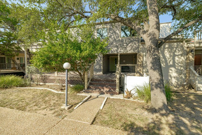 537 Venture Blvd S — photo 3