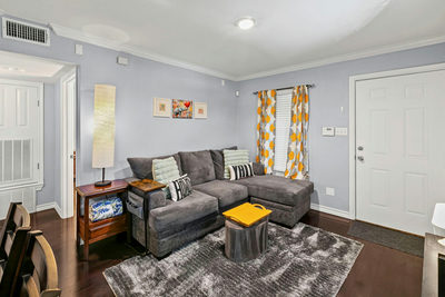 407 E 45th St #116 — photo 2