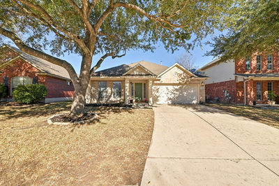 20404 Farm Pond Ln — photo 2