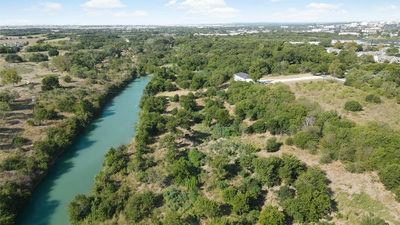 2212 River Rd — photo 2