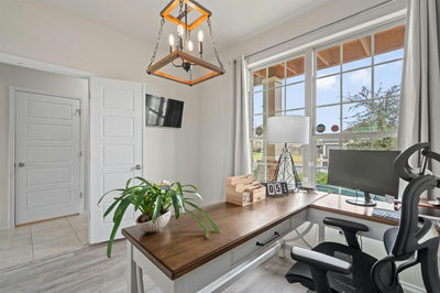 729 Coltrane Dr — photo 2